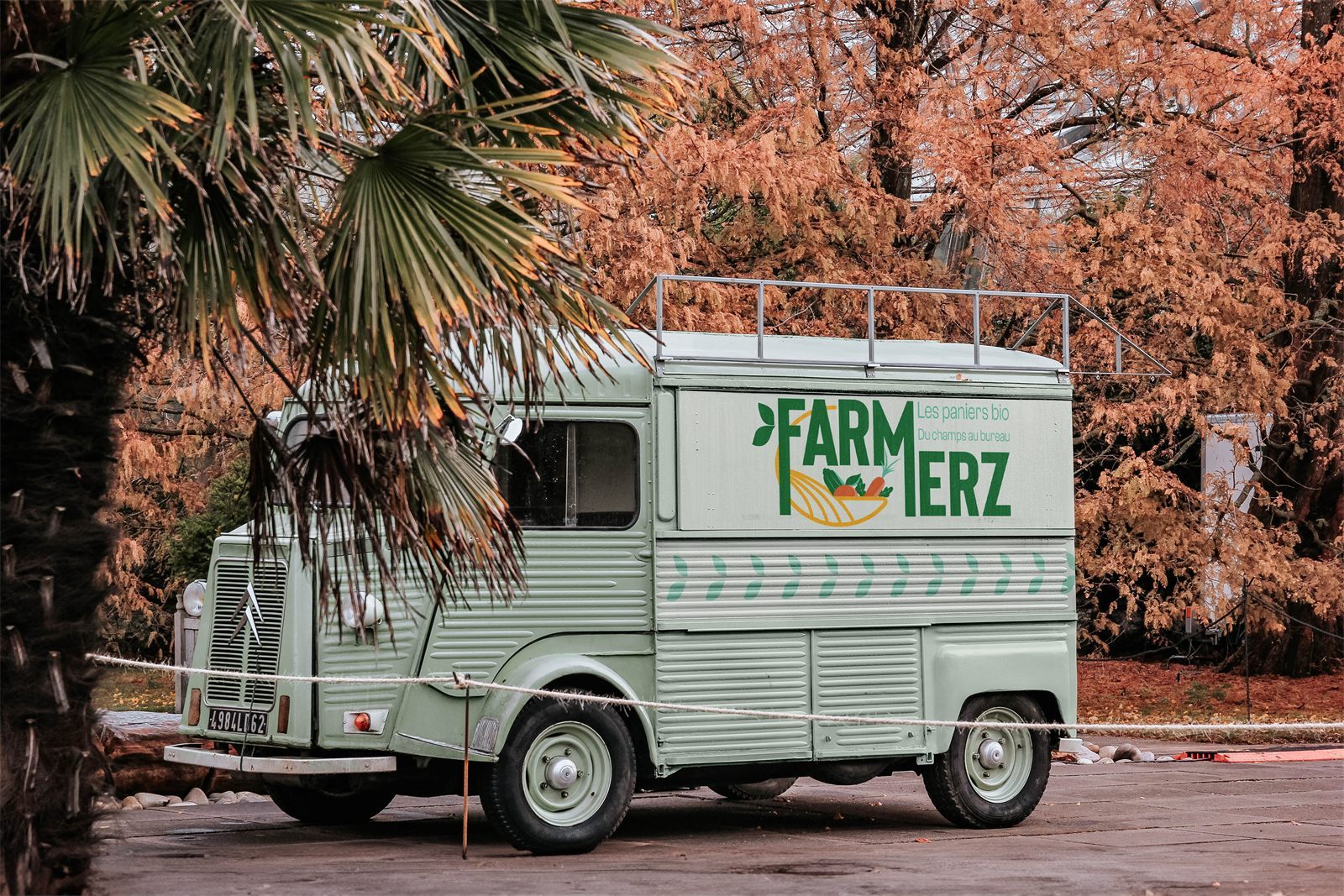 Camion de livraison de la marque Farmerz