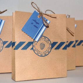 Toise pour enfants présentée dans un sachet